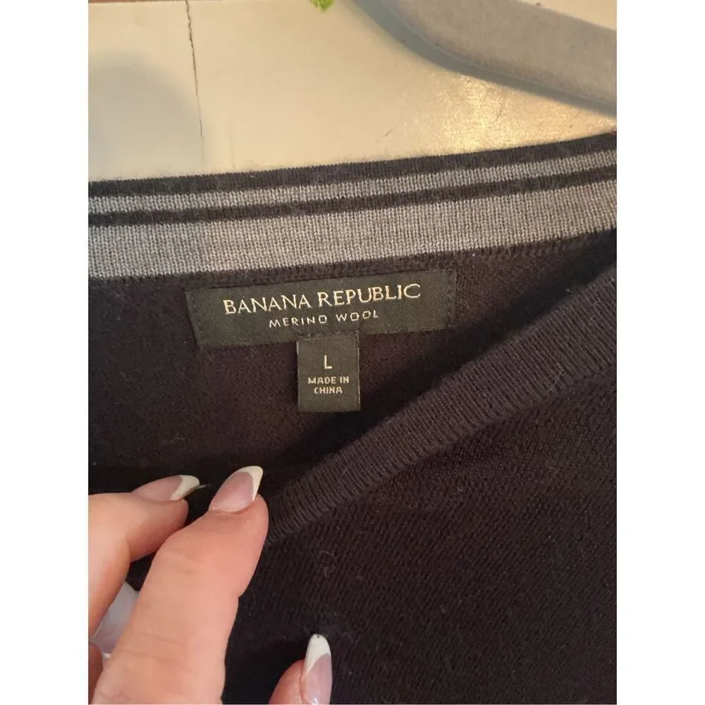 Banana Republic 100% Merino Wool Crew Neck Sweater Navy